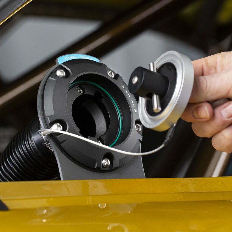 Nuke Performance - Remote quick lock filler cap