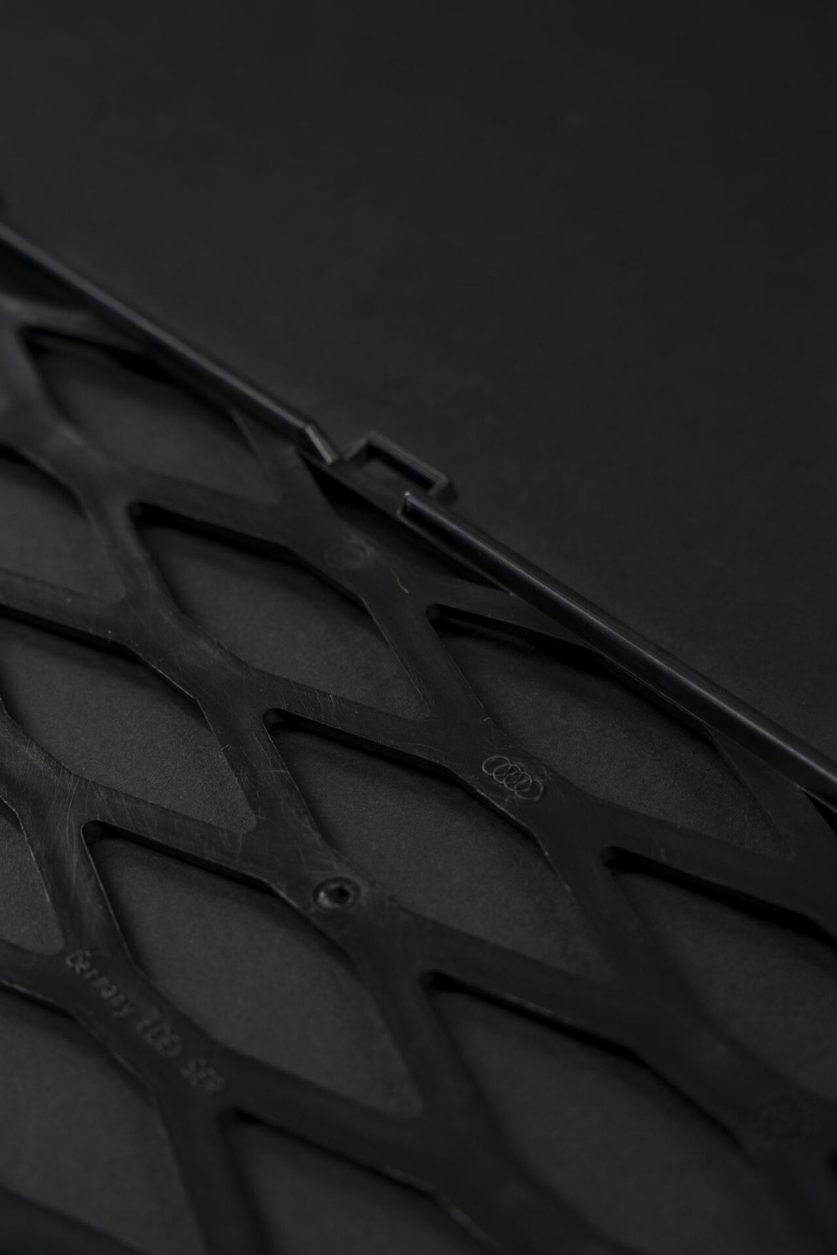 THE Tuner – Kratka przedniego zderzaka - RS4 - S4 - B5