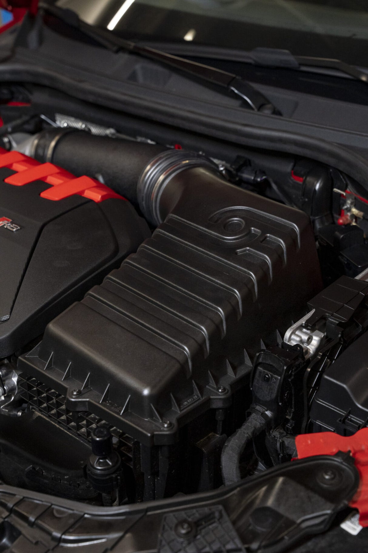 THE Tuner - Powiększony Aluminiowy Dolot Powietrza do Turbosprężarki - Audi RS3 - TTRS (DAZA / DNWA)