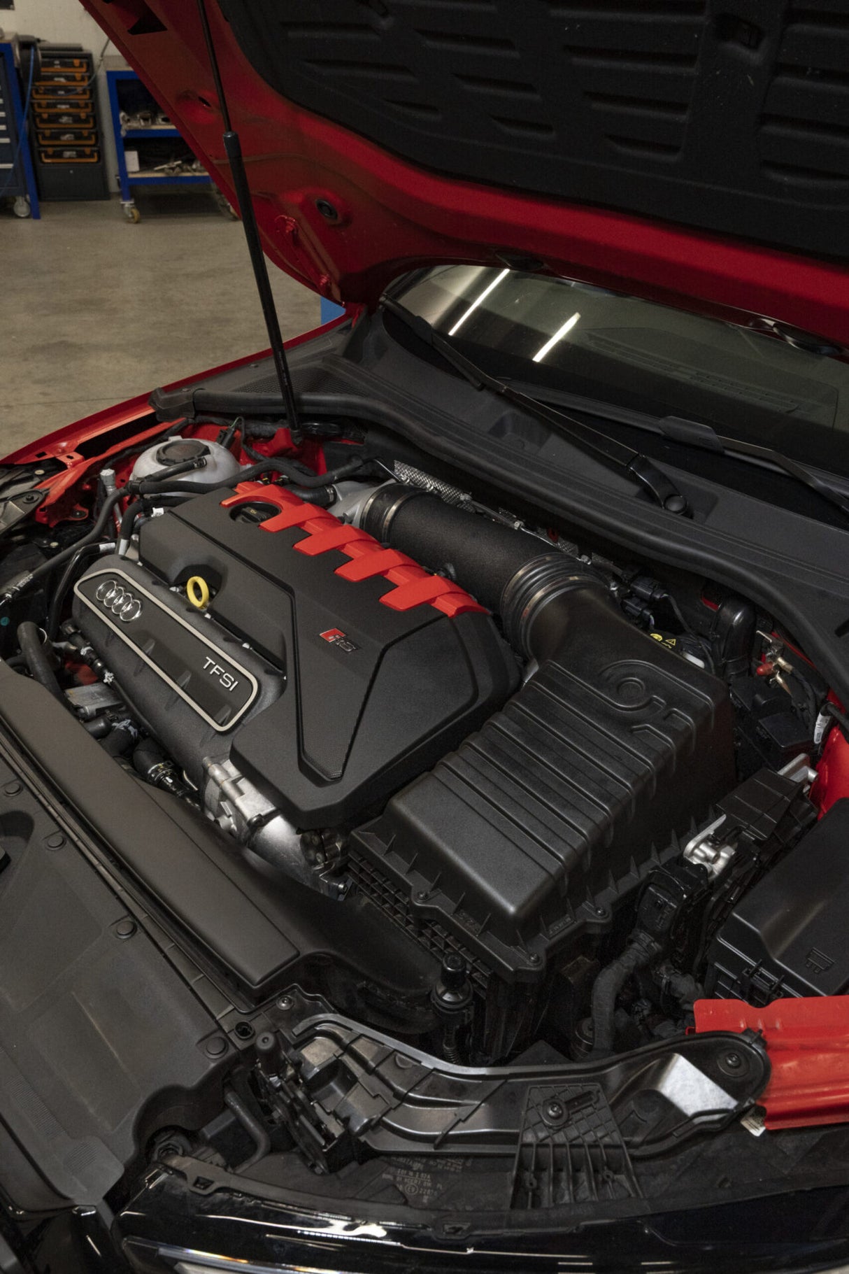 THE Tuner - Powiększony Aluminiowy Dolot Powietrza do Turbosprężarki - Audi RS3 - TTRS (DAZA / DNWA)