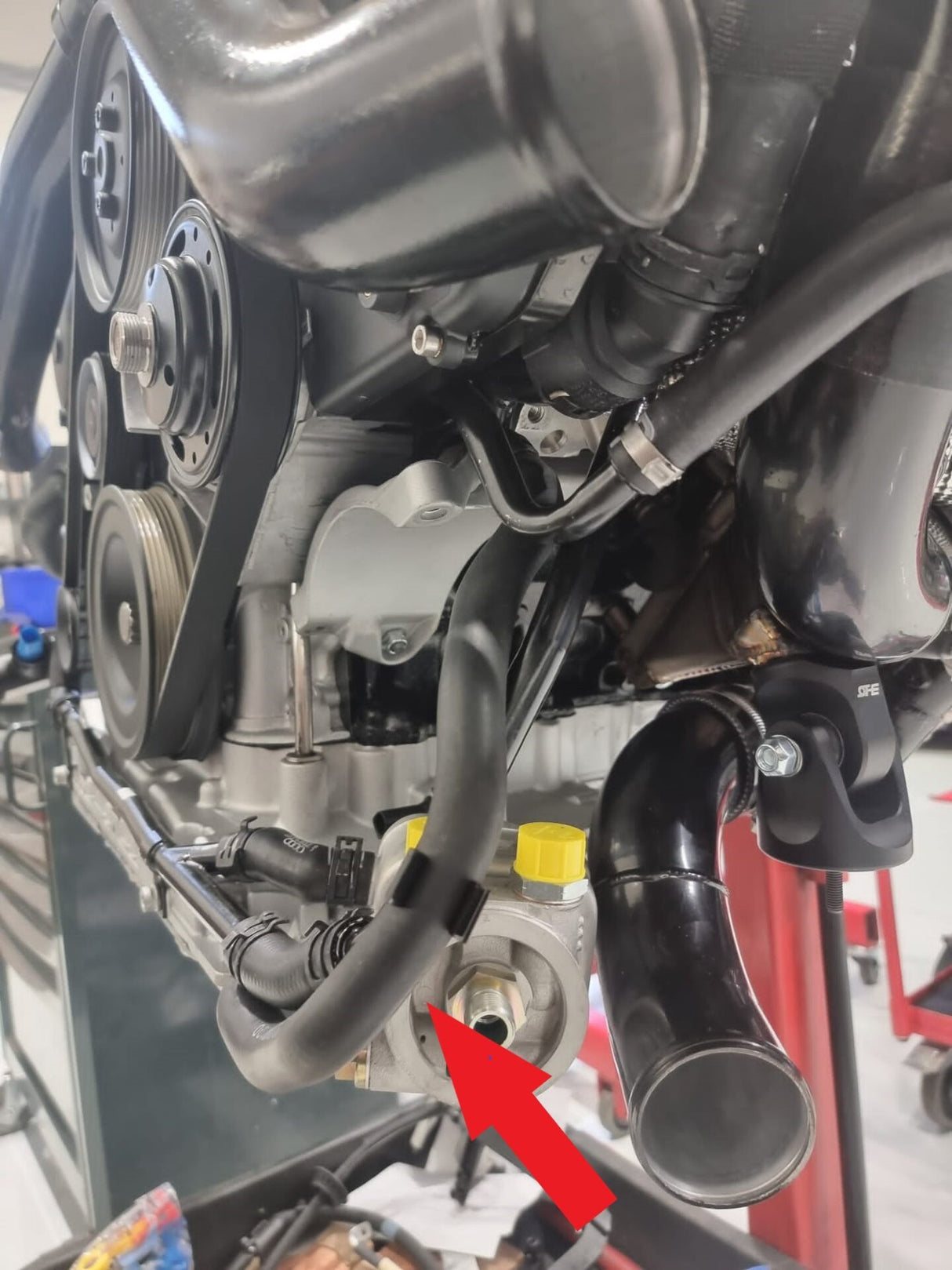 THE Tuner - Wąż chłodzenia od wymiennika ciepła do rury wodnej za rozrządem - 2.7 BiTurbo