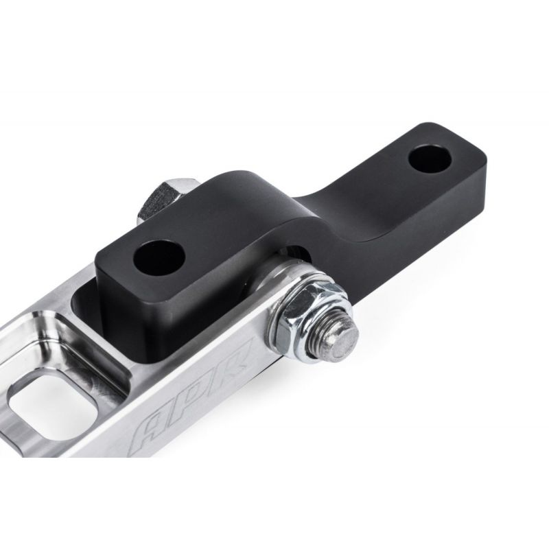 APR - Wzmocniony wspornik silnika (Dogbone Insert) – 6MT / DQ250 / MQB