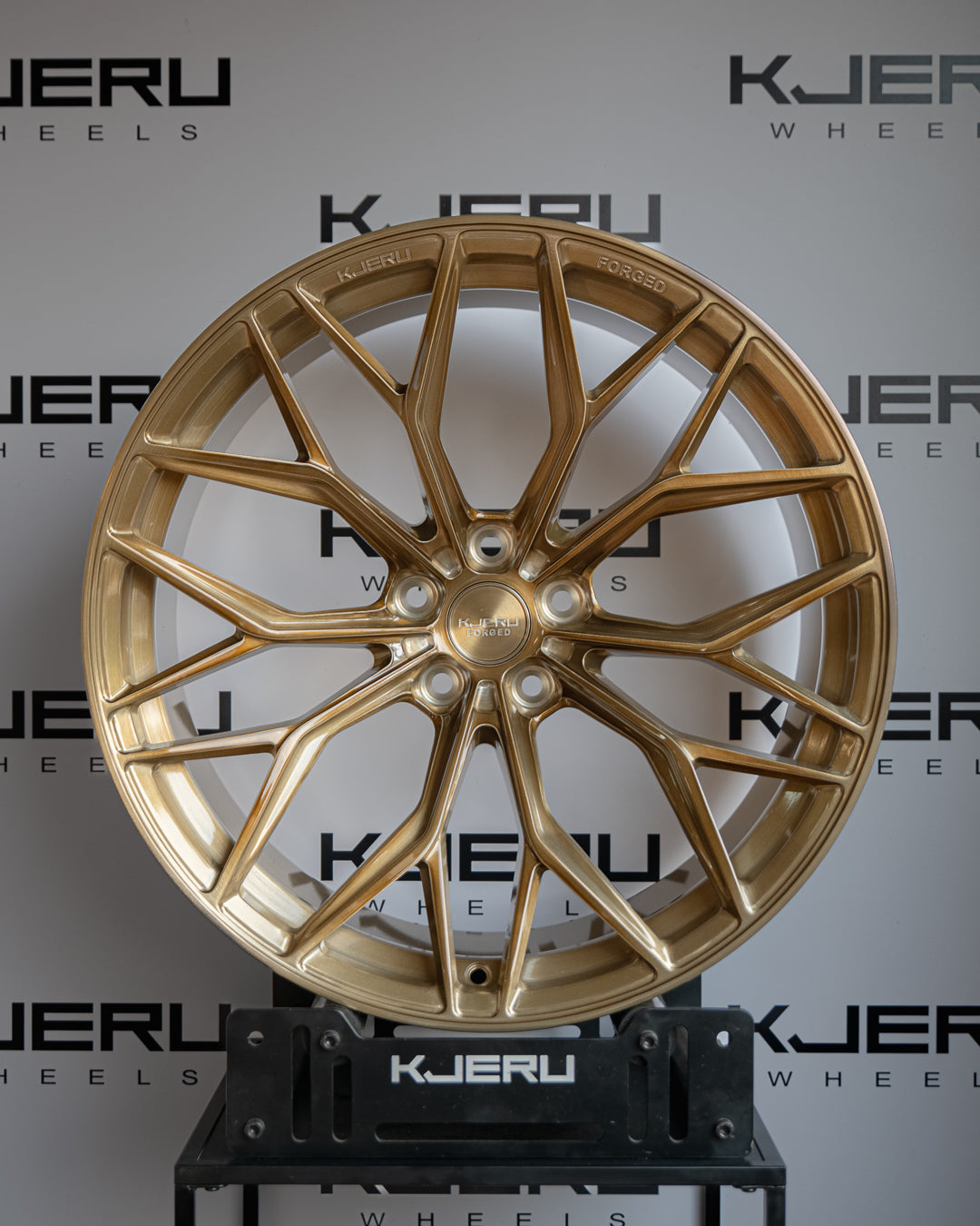 POLSKIE PODWÓRKO - Kute felgi KJERU FORGED - BMW M3/M4 G80 G82