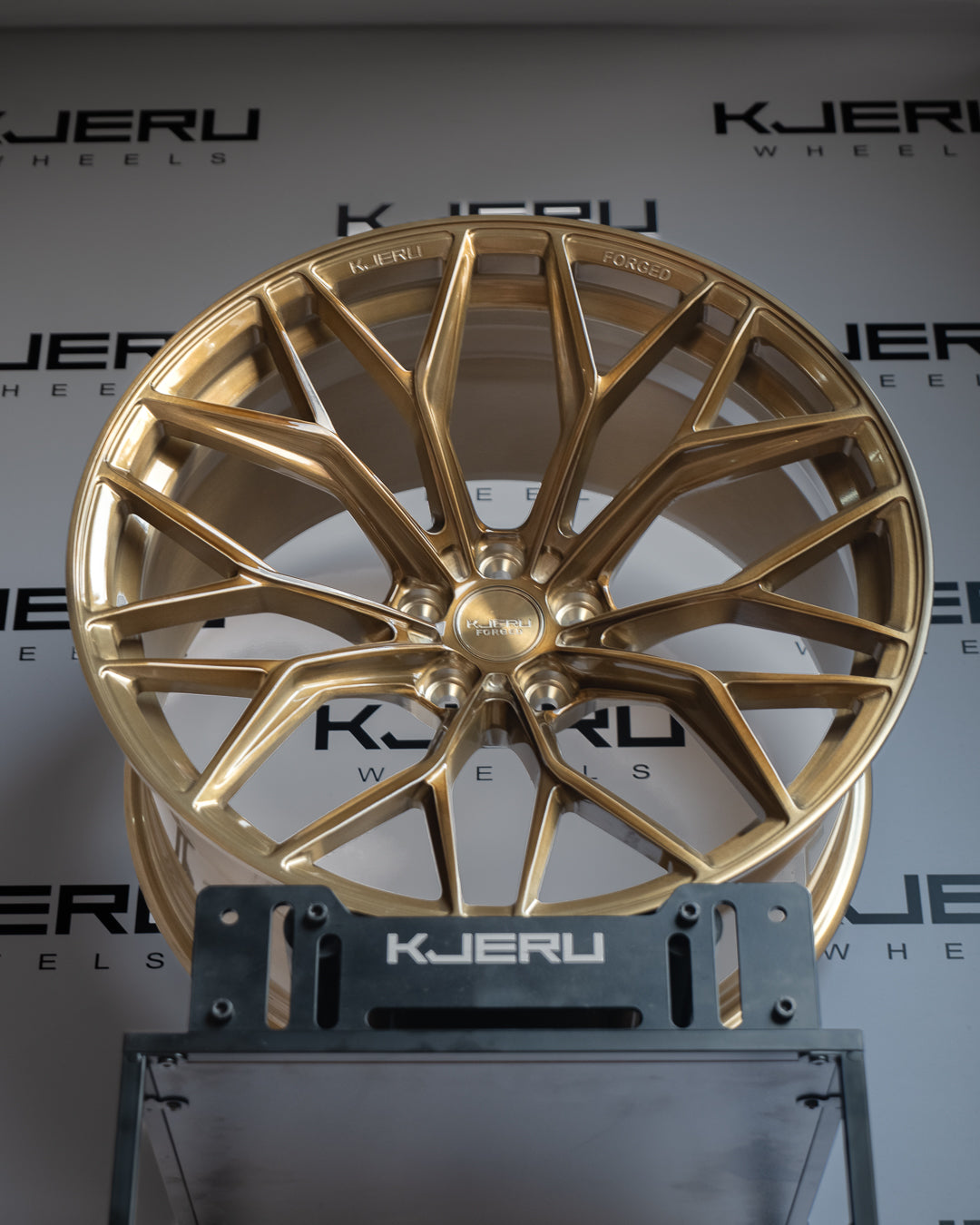 POLSKIE PODWÓRKO - Kute felgi KJERU FORGED - BMW M3/M4 G80 G82