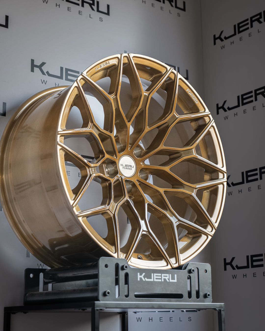 POLSKIE PODWÓRKO - Kute felgi KJERU FORGED - BMW M3/M4 G80 G82