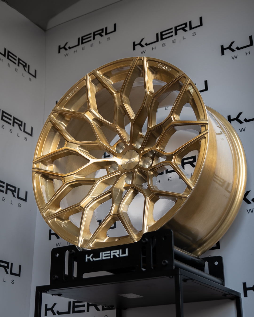 POLSKIE PODWÓRKO - Kute felgi KJERU FORGED - BMW M3/M4 G80 G82