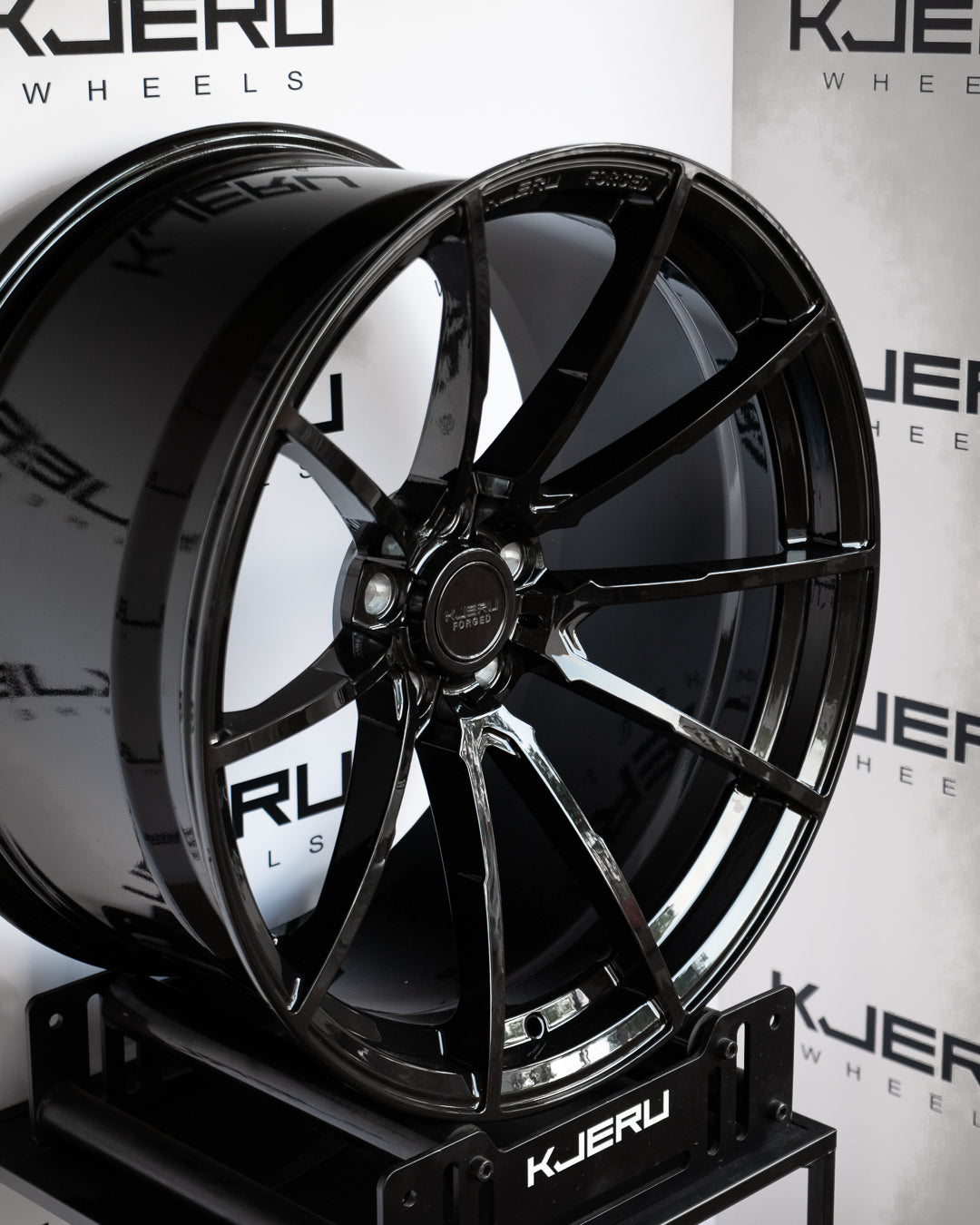 POLSKIE PODWÓRKO - Kute felgi KJERU FORGED - BMW M3/M4 G80 G82