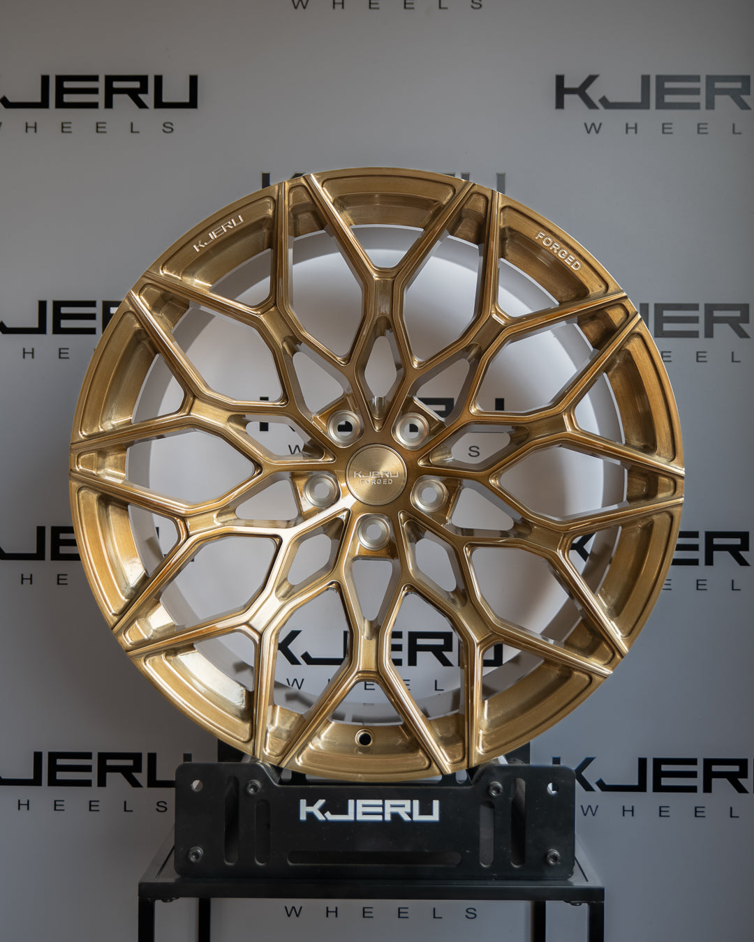 POLSKIE PODWÓRKO - Kute felgi KJERU FORGED - BMW M3/M4 G80 G82