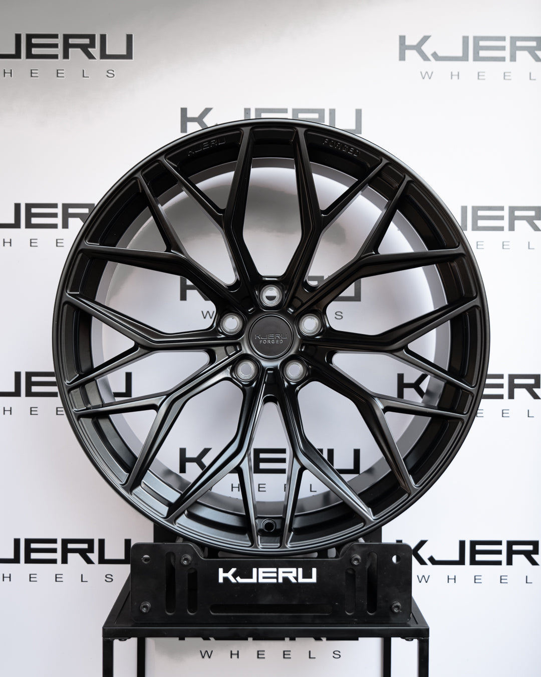 POLSKIE PODWÓRKO - Kute felgi KJERU FORGED - BMW M3/M4 G80 G82