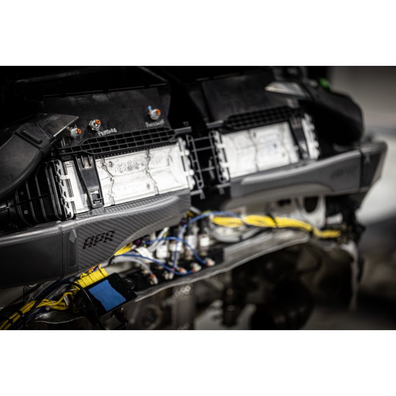 APR - Karbonowe kanały intercoolera - Porsche 911 992 3.0T